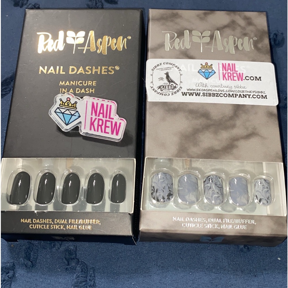 NWT 2 full sets of Red Aspen Nails. Includes glue and file for diy apply 💅🏽